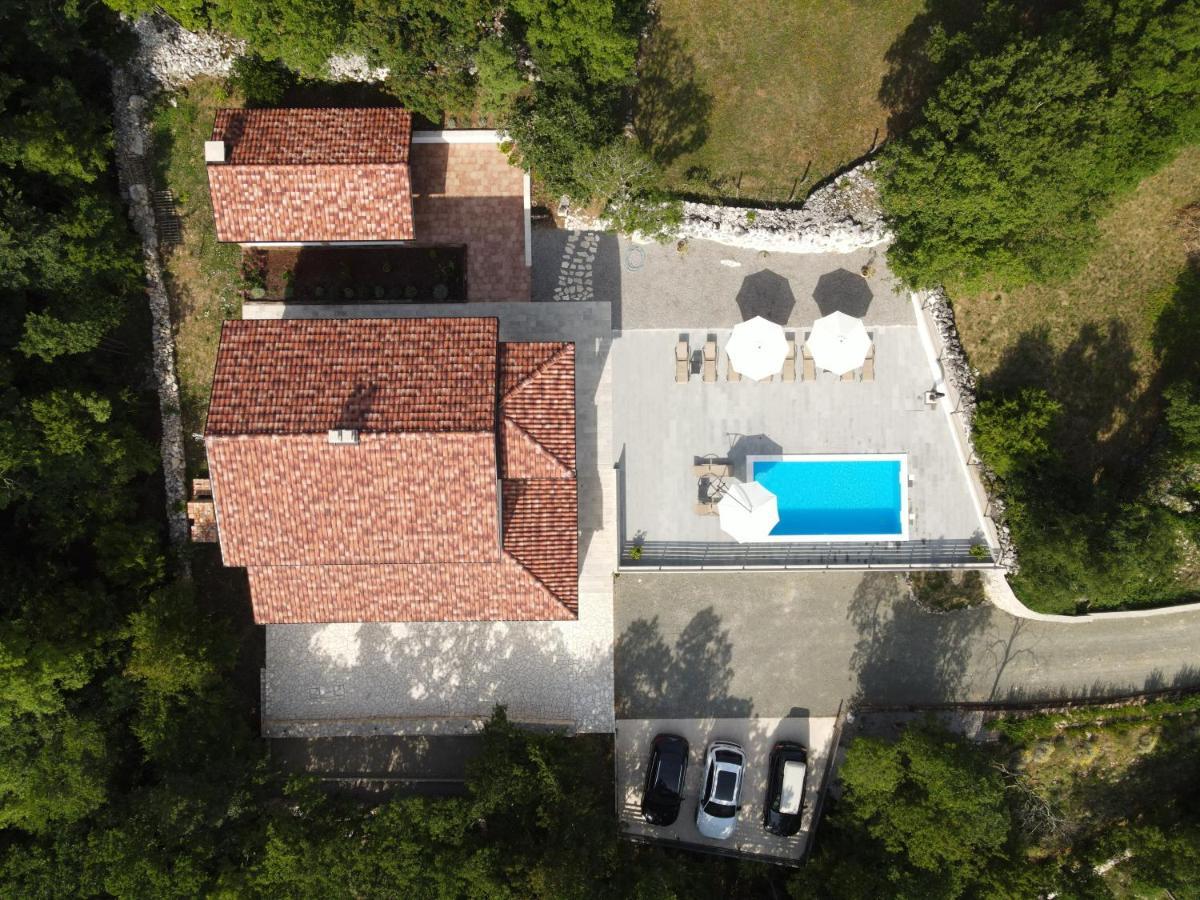 Amazing 4 Bedroom Villa With Swimming Pool And Wifi, Family Frendly Tribalj  Экстерьер фото